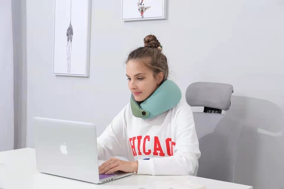 Haute qualité Populaire mode en forme de U mousse de mémoire Cou Avion Voyage Voiture oreiller Cou Massageur oreiller avec chaleur