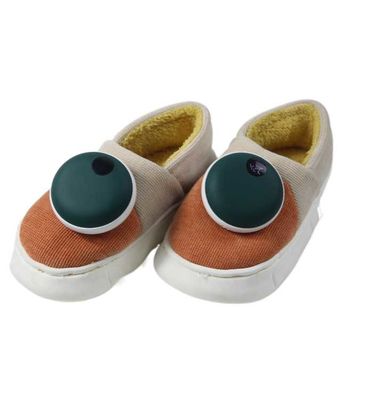 Un chauffe-pieds USB avec chauffage rapide en feuille de graphène et conception lavable par machine pour une utilisation pratique à la maison ou au bureau