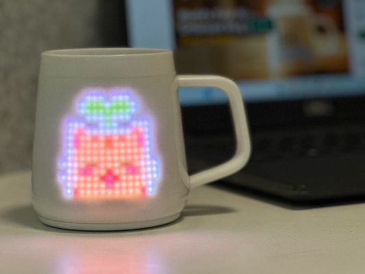 Cadeaux personnalisés pour la fête des mères tasse en céramique améliorée à l'aide d'un écran à pixels cadeau de design moderne