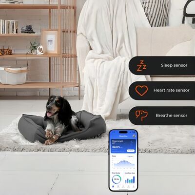 Un lit pour animaux de compagnie intelligent avec application basée sur le suivi en temps réel du rythme cardiaque, de la respiration et du sommeil, fournissant des informations sur la santé de qualité vétérinaire